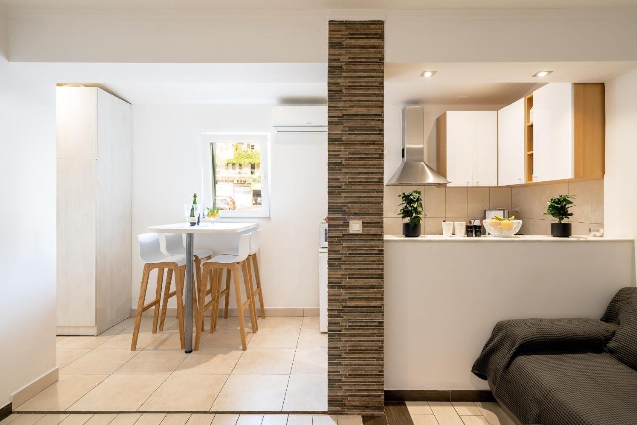 ספליט Studio Apartment La Luna מראה חיצוני תמונה